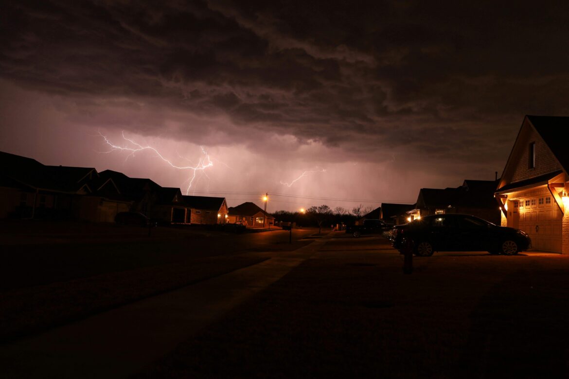 Massive Storm Causes Blackouts in Southeast Region